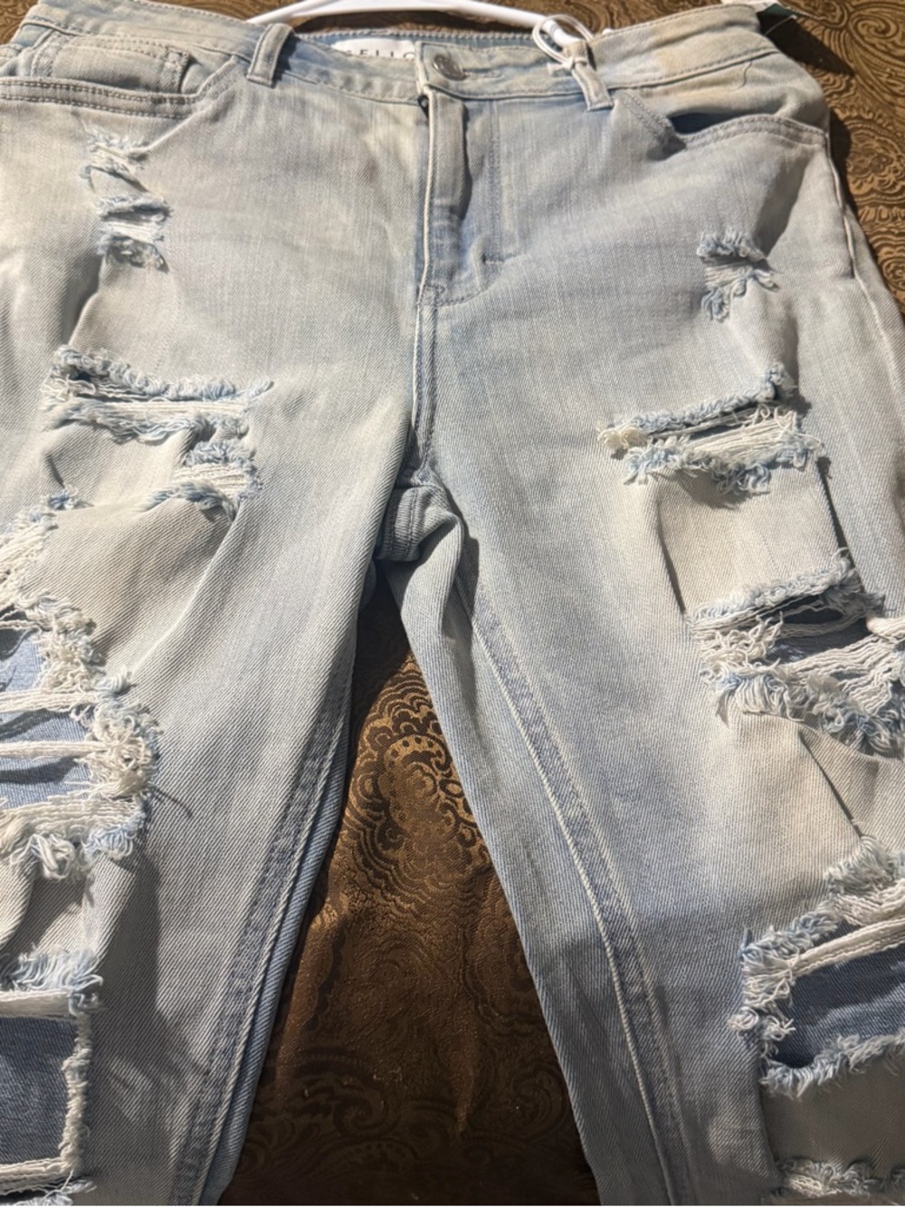 Light Blue Distressed Women's Jeans Cello size 7